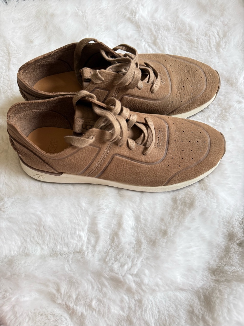 NWOB UGG Lowmel Chestnut Nubuck Leather Sneakers Women’s - Picture 3 of 12